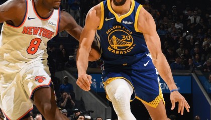 开云平台-库里27+7勇士击败尼克斯2连胜，巴特勒32+8唐斯17+20