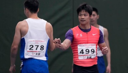 苏炳添“放水”跑出10秒05 飞人归来奥运年有作为