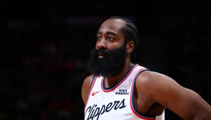 开云公司-扛起球队！快船6连胜期间哈登场均28.5分4.8板8.3助1.7断0.7帽