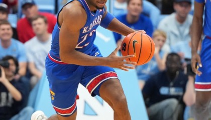 A·史密斯喷彼得森：因为抽筋流感就缺席了10几场 还都是临时通知