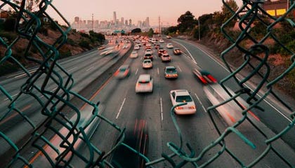 开云中心-F1巴林站格罗斯让火中逃生 赛点翻车爆缸双重打击